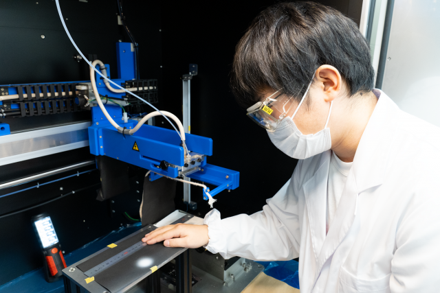 九州工業大学、大塚研究室による紡糸実験